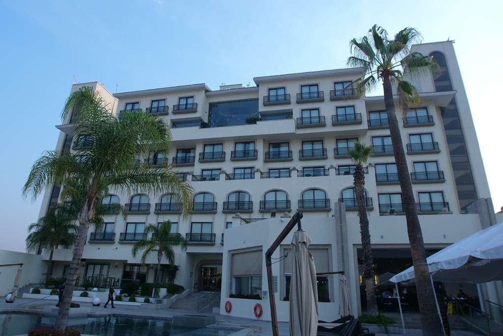 HS HOTSSON Hotel León Buitenkant foto