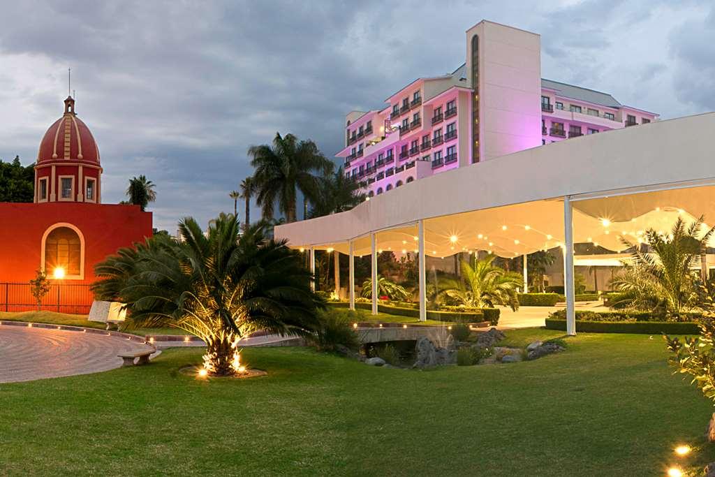 HS HOTSSON Hotel León Buitenkant foto
